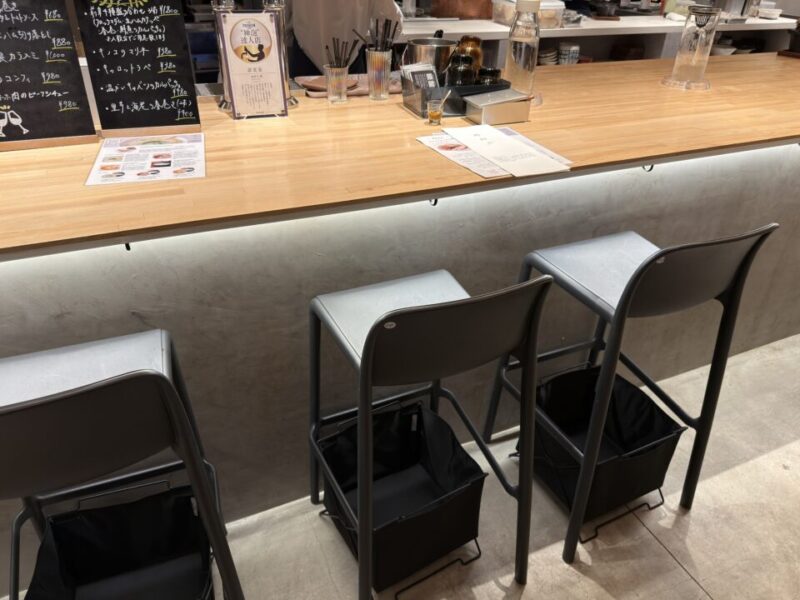 カウンター席
