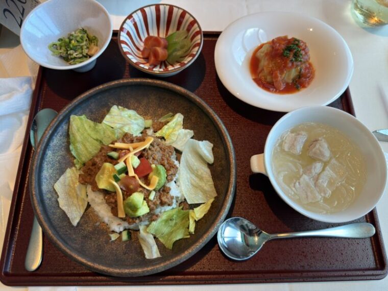 お昼のセットメニュー