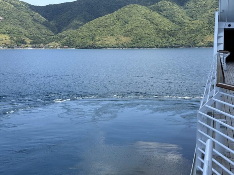 飛鳥Ⅲ旋回中の波紋