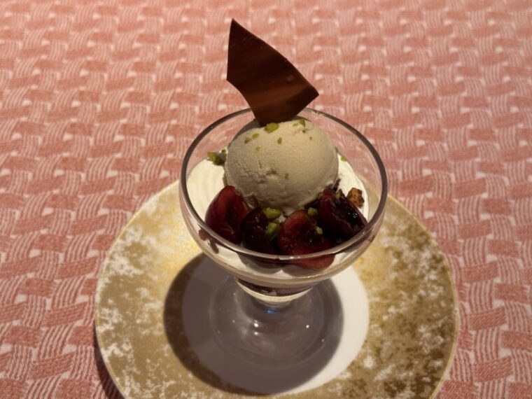チェリーパフェ