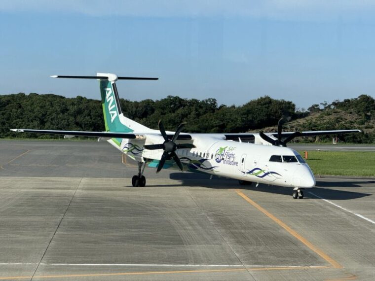ANA　DHC‑8‑Q400（74席）