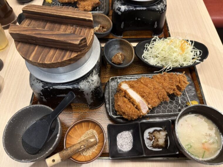 黒豚ロースかつ定食