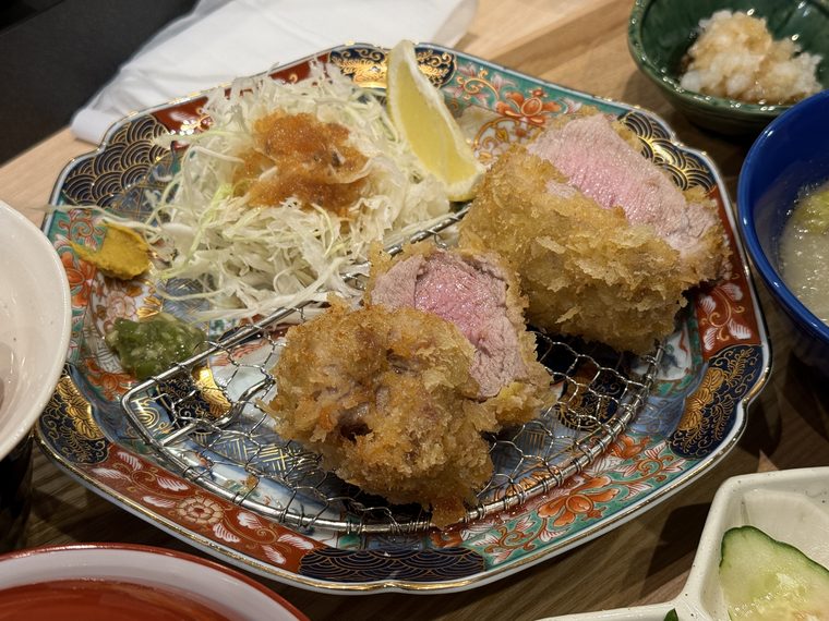 旅膳桜上ヒレカツ潜らせ御膳