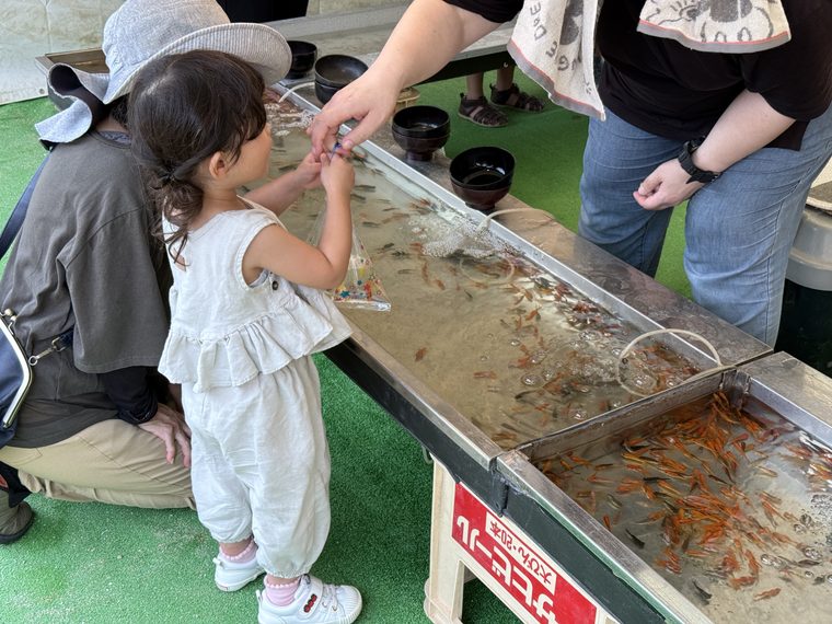 金魚すくい