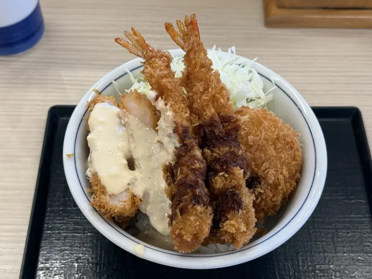 海鮮トリプル丼